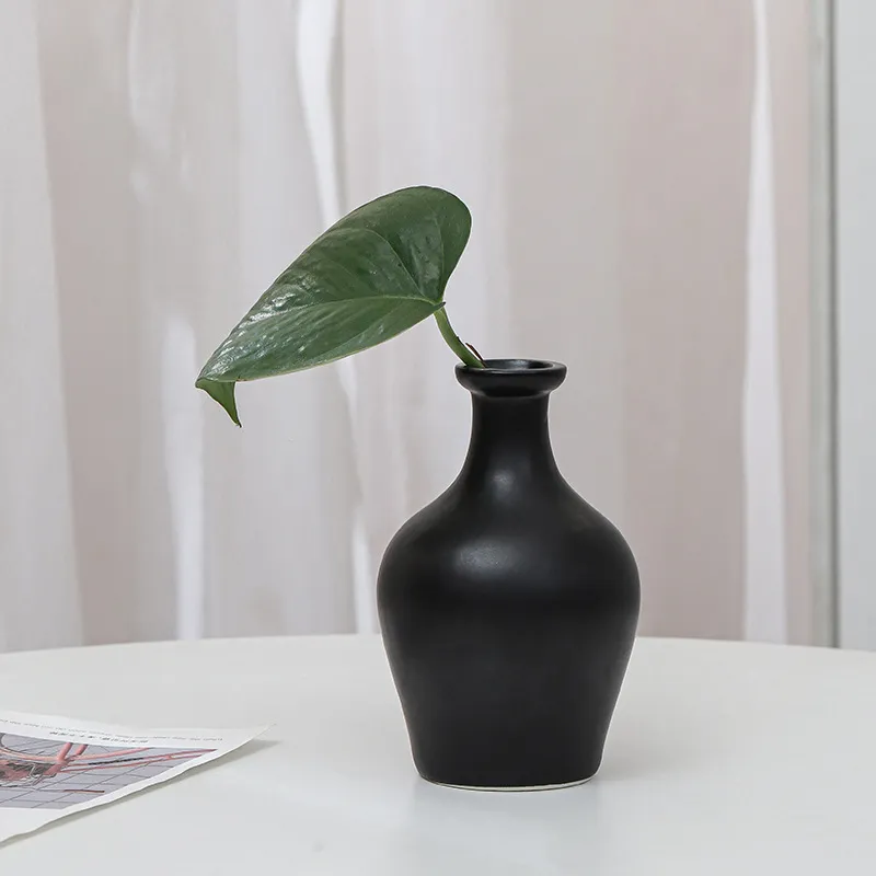Original supplier view with one decorative leaf; leaf not included