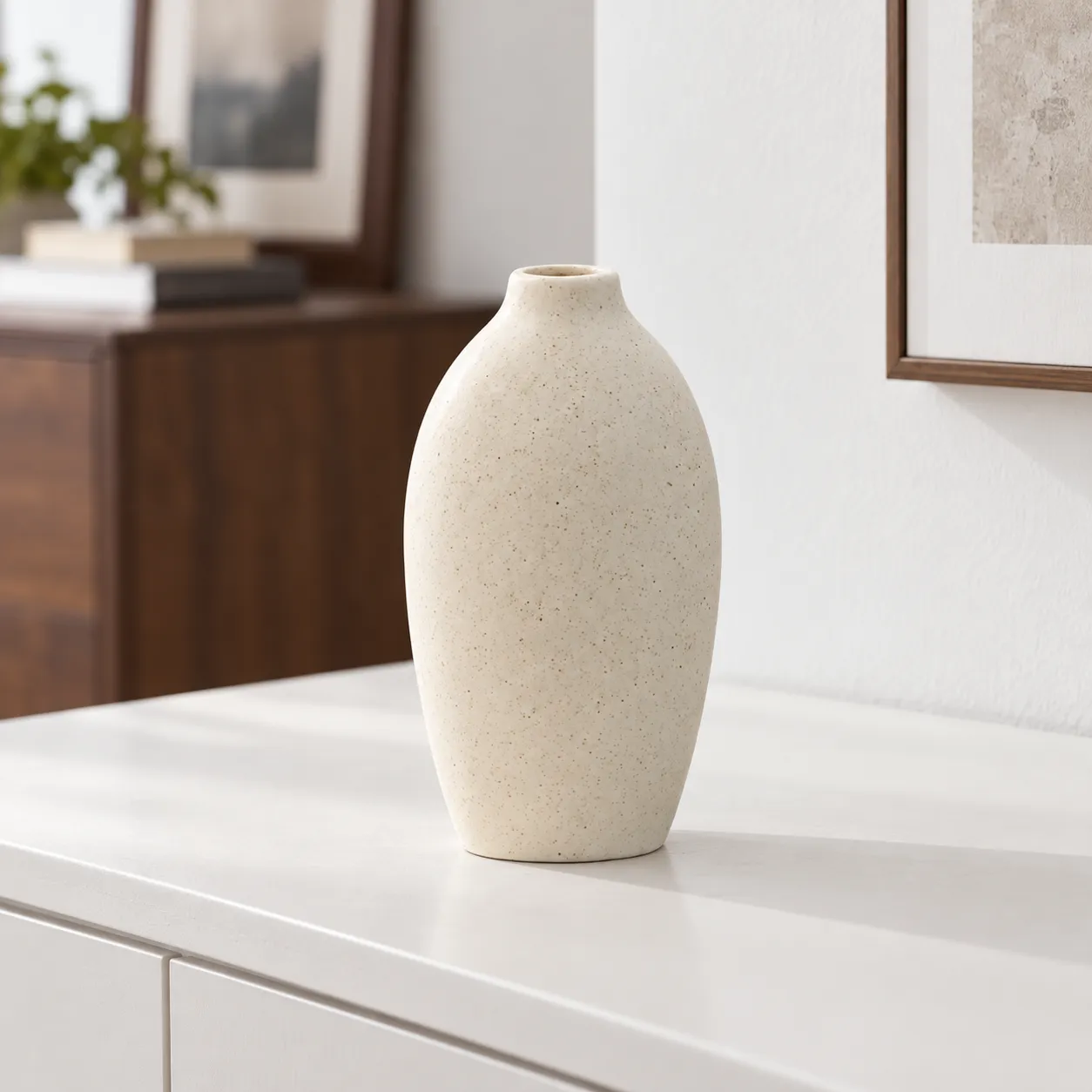 Ivory Oval Bud Vase - lead view